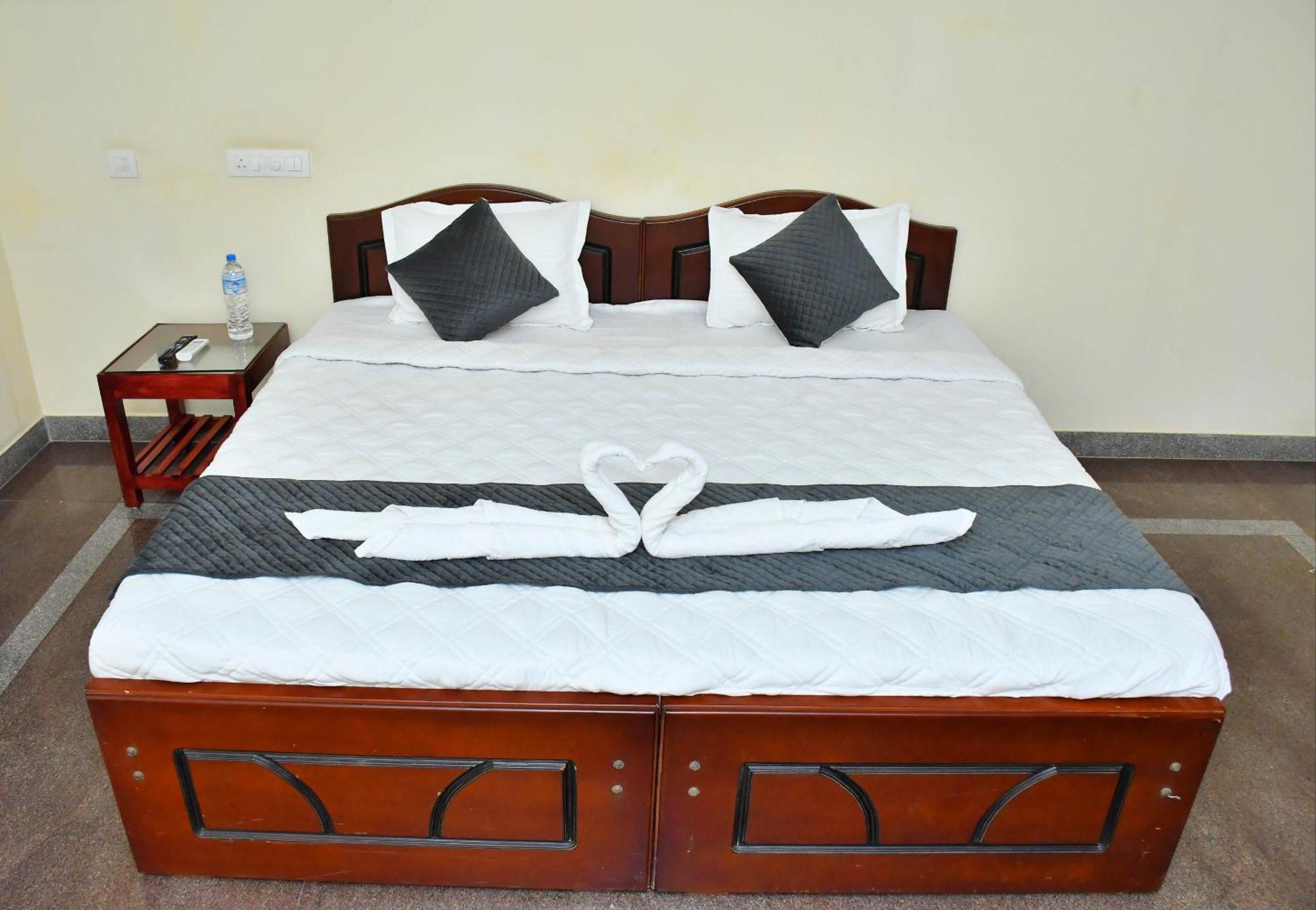 Revive Inn Pondy - Rooms & Villa Pondicherry Exterior photo